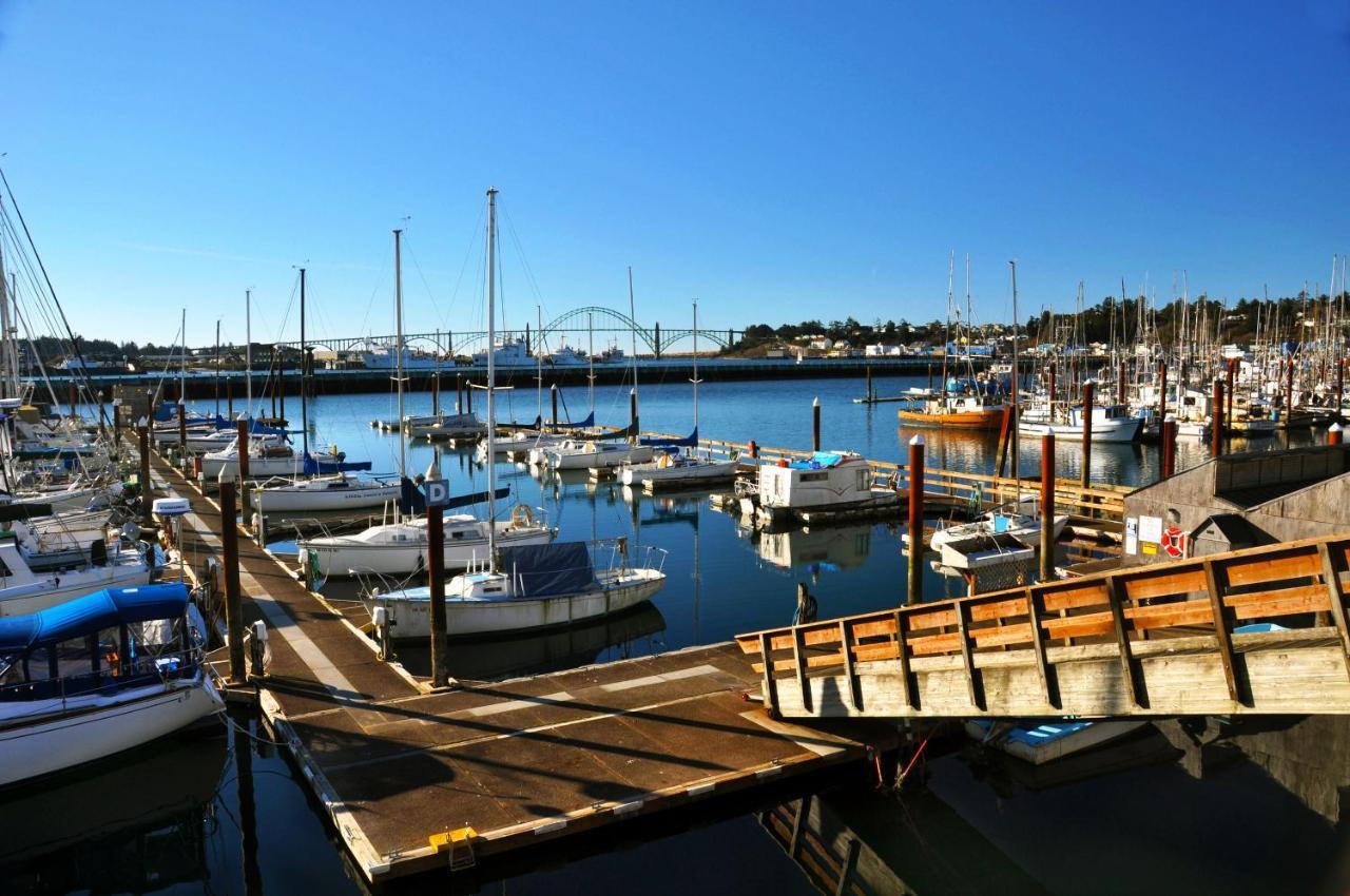Embarcadero Resort Newport Exterior photo