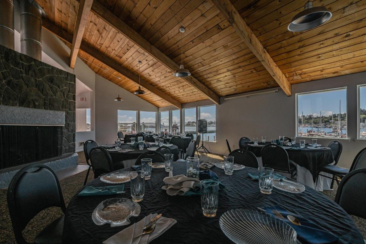 Embarcadero Resort Newport Exterior photo