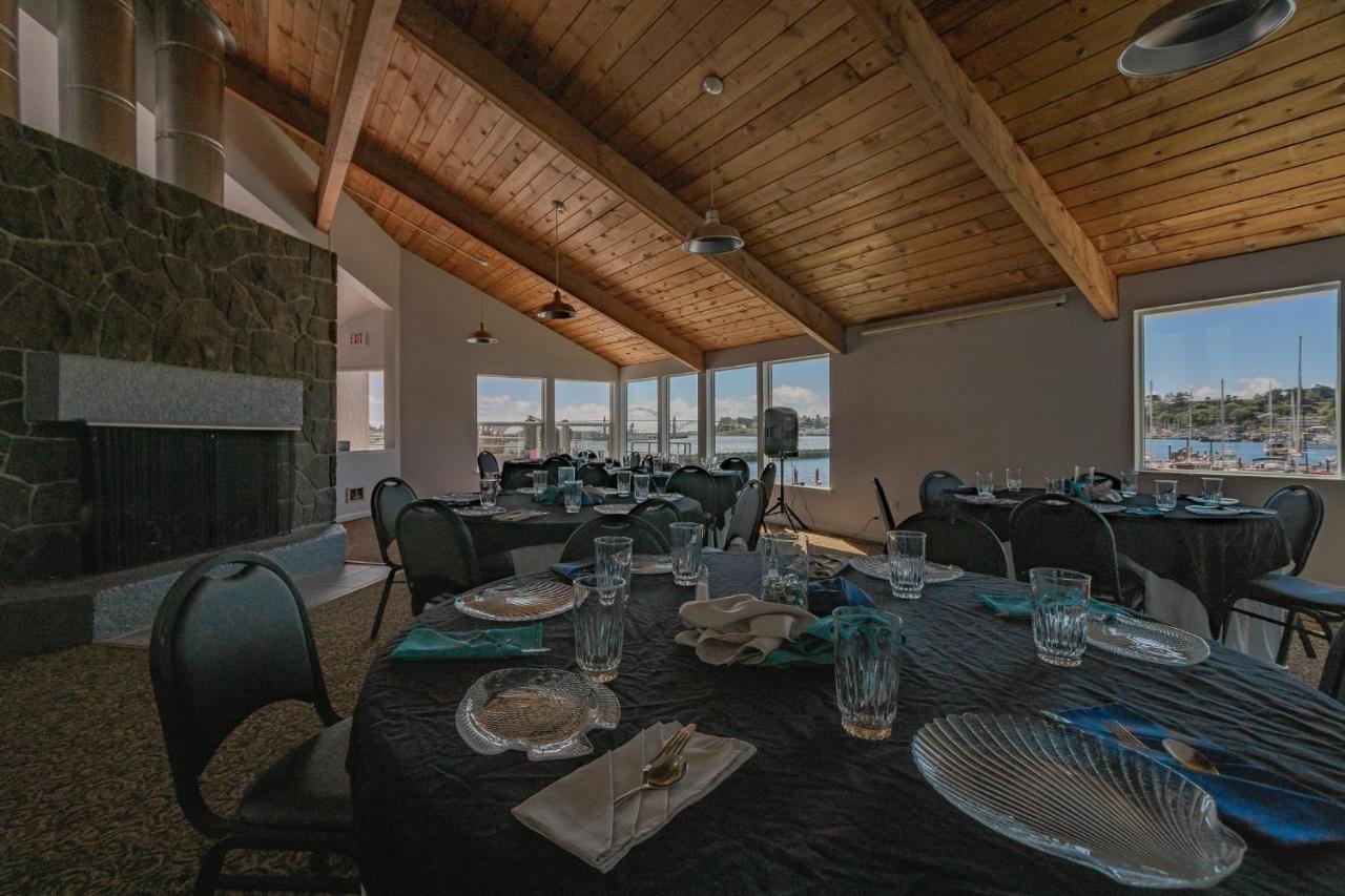 Embarcadero Resort Newport Exterior photo
