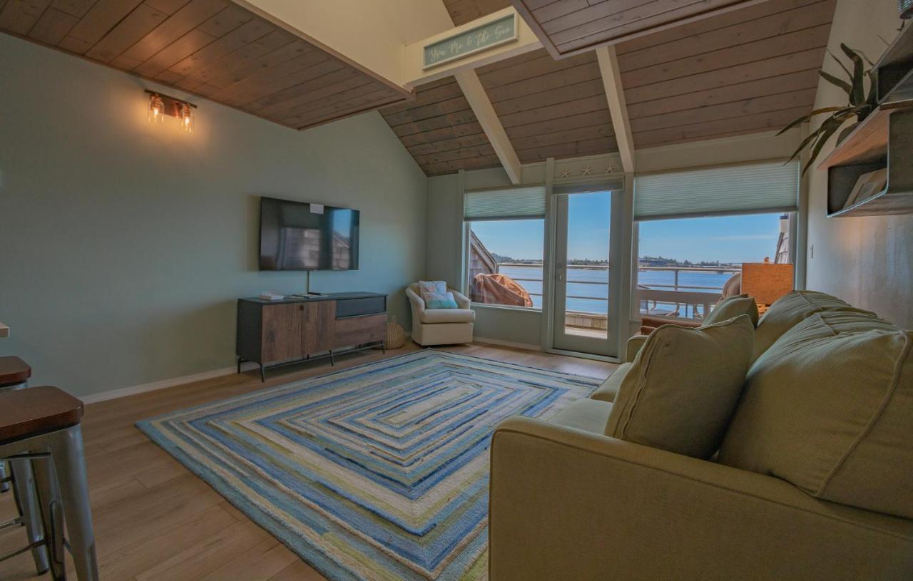 Embarcadero Resort Newport Exterior photo